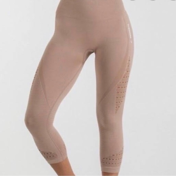 GYMSHARK Taupe Energy Seamless 19” Crop Pants Leggings Excellent Sz S *E13 - Picture 1 of 5